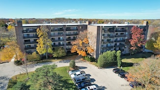 920 Vose Dr Unit 208, Gurnee, IL 60031