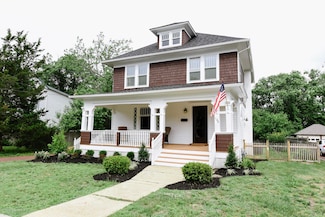 126 Church St, Belford, NJ 07718