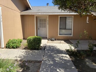 348 N Crenshaw St, Visalia, CA 93291