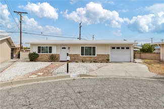 220 Susan Ln, Hemet, CA 92543