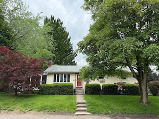 48 Spy Pond Ln, Arlington, MA 02474