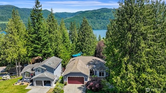 31 Longshore Ln, Bellingham, WA 98229