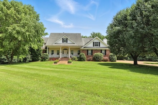 1069 Pleasant Valley Rd, Greenbrier, TN 37073