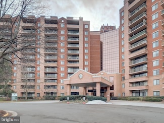 2230 George C Marshall Dr Unit 1127, Falls Church, VA 22043