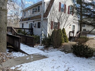 1258 Holiday Ln, Brooklyn, IA 52211