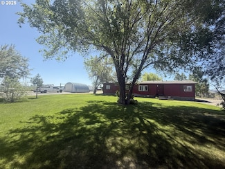87932 Pinion Ln, Christmas Valley, OR 97641