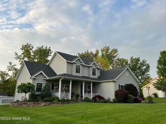 11 Mallard Dr, Rexford, NY 12148