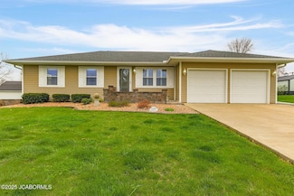 1204 S Walnut Ave, Salisbury, MO 65281