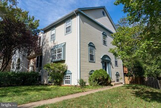 5712 Mason Bluff Dr, Burke, VA 22015