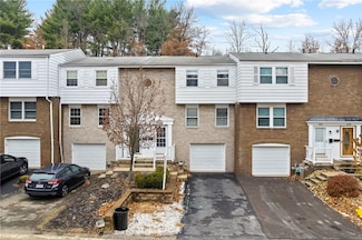 316 Cricketwood Ct, Canonsburg, PA 15317