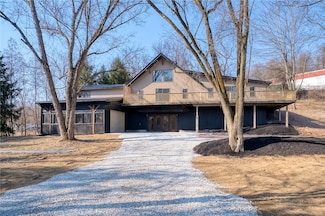 607 Kicker Ln, Greensburg, PA 15601