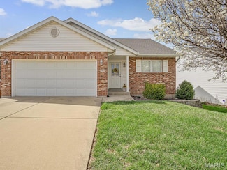 105 Megan Ct, Valmeyer, IL 62295