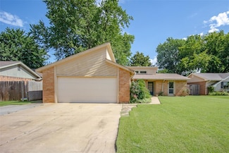 1909 Oakcreek Dr, Norman, OK 73071