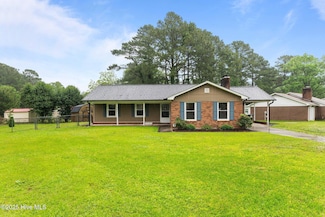 901 Colony Dr, New Bern, NC 28562