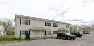 87 Delaware St, Saugerties, NY 12477