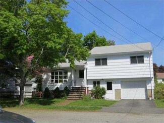 15 Kittredge St, Peabody, MA 01960