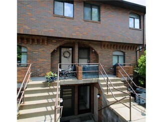 3261 Niagara Square, Pittsburgh, PA 15213