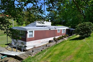 305 Tollgate Rd, Zelienople, PA 16063
