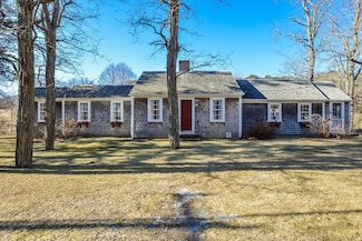 18 Quaker Rd, East Sandwich, MA 02537