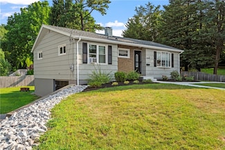 9 Poplar St, Woonsocket, RI 02895
