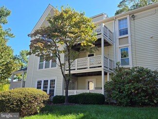 7690 Willow Point Dr, Falls Church, VA 22042