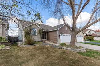 15887 Hyland Pointe Ct, Saint Paul, MN 55124