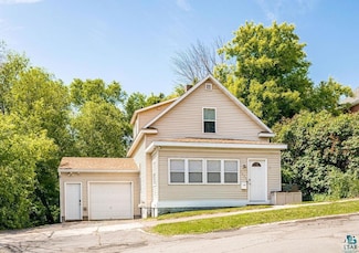 1025 W 3rd St, Duluth, MN 55806