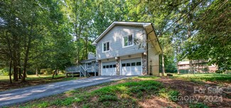14 S Wildwood Ln, Fletcher, NC 28732