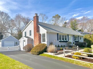 15 Salt Pond Rd, Wakefield, RI 02879