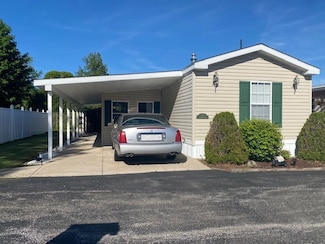 831 Douglas Dr, Erie, PA 16505