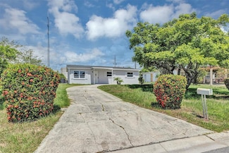 603 Carver Dr, Lake Wales, FL 33853