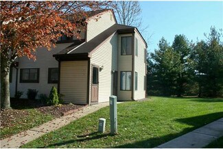 702 Jacob Ct Unit 1, Dayton, NJ 08810
