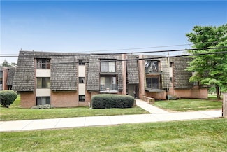331 Forest Green Dr, Coraopolis, PA 15108