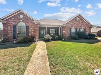 8 Bridlewood Dr, Texarkana, TX 75503