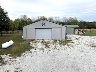 23058 160th St, Altamont, MO 64620