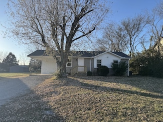 2802 Greenview Dr, Murfreesboro, TN 37128