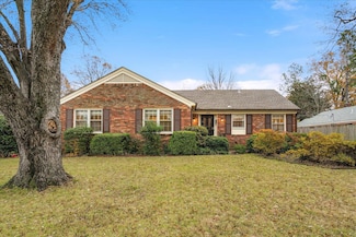 1072 Ivy Rd, Memphis, TN 38117