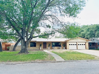 129 Beechwood Ave, Universal City, TX 78148