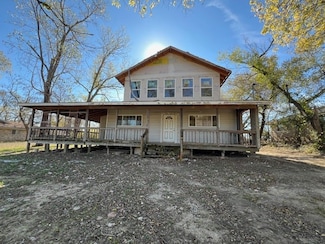 213 W Main St, Pecan Gap, TX 75469