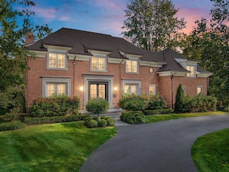 2537 Indian Mound Rd, Bloomfield Hills, MI 48301