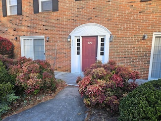 370 New Kent Rd, Blacksburg, VA 24060