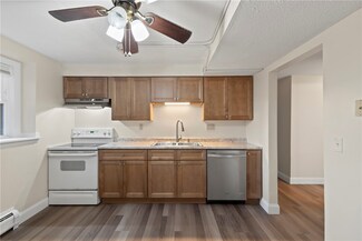 510 Child St Unit 402B, Warren, RI 02885