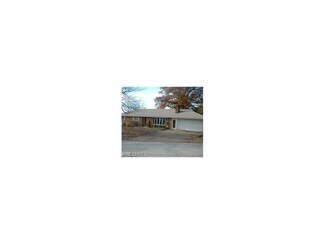 8149 Lorain St SE, Masury, OH 44438
