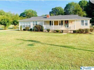 1804 Edwin St, Scottsboro, AL 35768