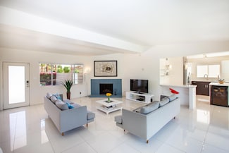 2007 E Andreas Rd, Palm Springs, CA 92262
