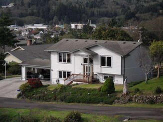 405 Eliza Ave NE, Ilwaco, WA 98624