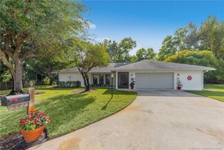542 SE Woods Edge Trail, Stuart, FL 34997