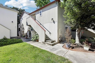 2633 Westberry Dr, Santa Rosa, CA 95403