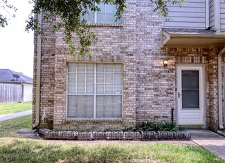 1067 Birnham Woods Blvd, Pasadena, TX 77503