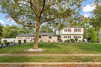 84 Overbrook Dr, Freehold, NJ 07728